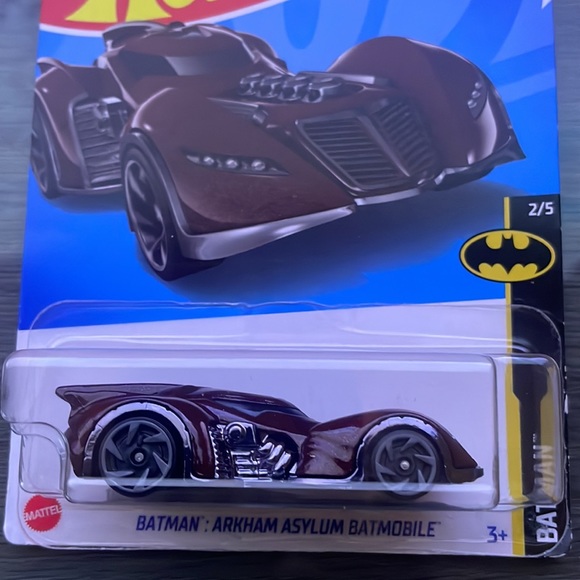 ARKHAM ASYLUM BATMOBILE - Picture 2 of 10